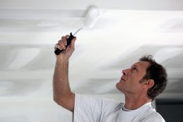 Покраска потолка из гипсокартона: пошаговая инструкция