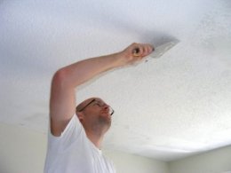 как очистить потолок от старой побелки